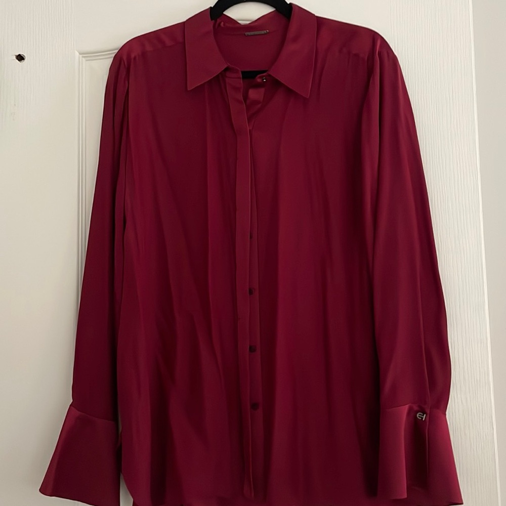 Elie Tahari 100% silk top